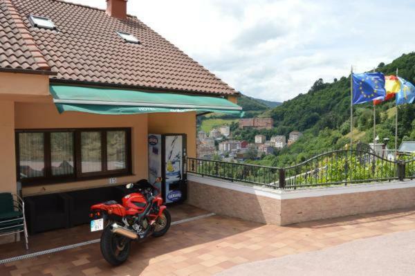 Hotel Ana Cangas De Narcea Eksteriør bilde